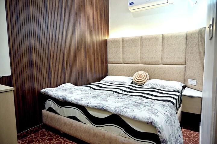 Room 9 of 54