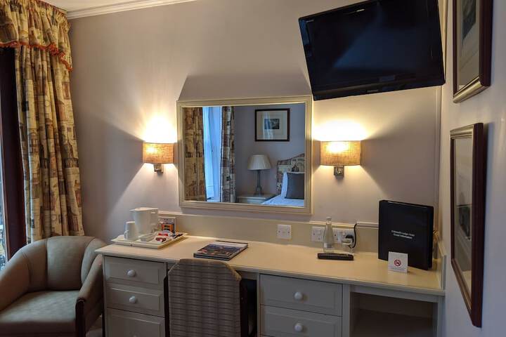 Room 3 of 49