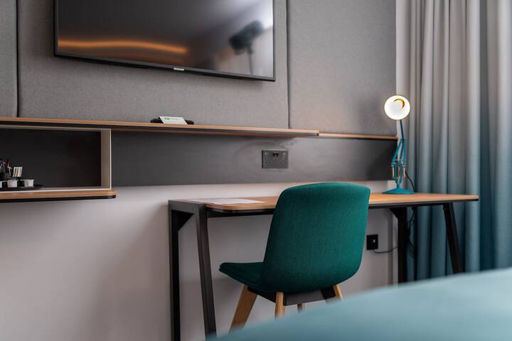 Room 4 of 73