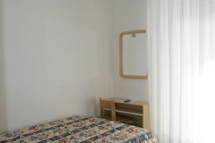 Room 18 of 37