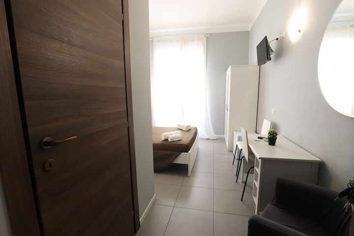 Room 3 of 24
