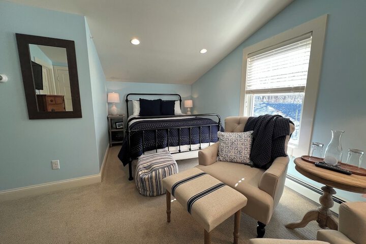 Room 105 of 297