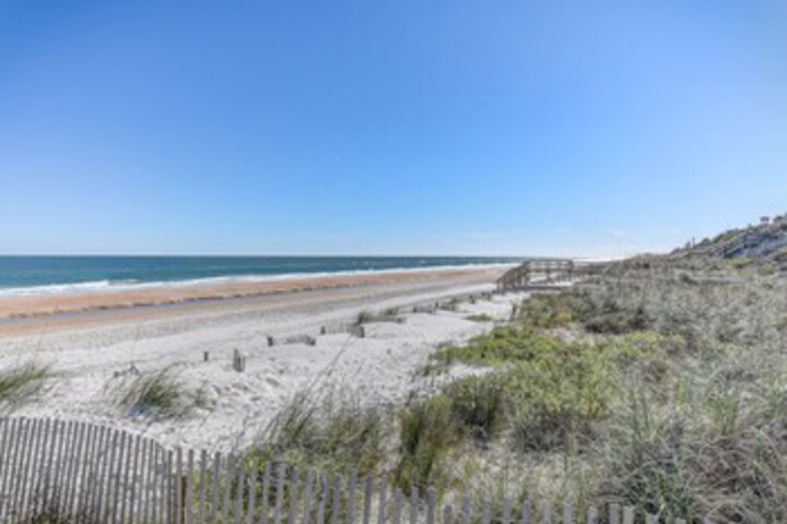 Beach 23 of 105