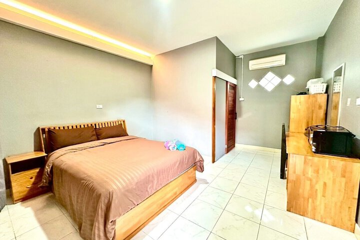 Room 52 of 177