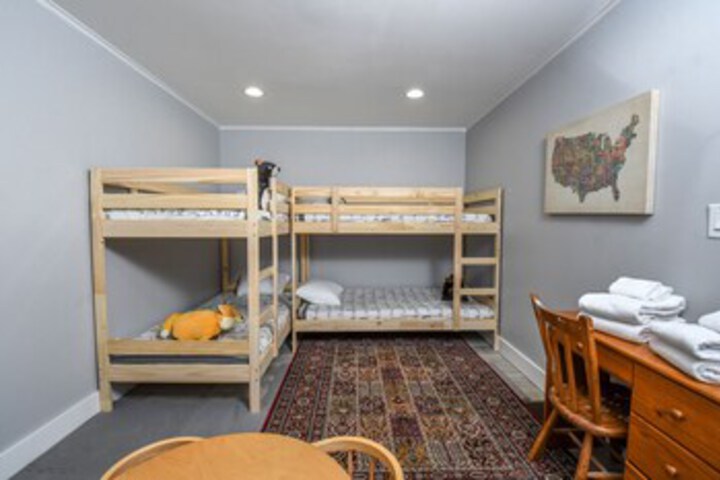 Room 30 of 36