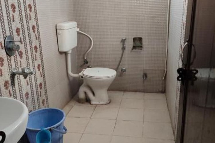 Room 8 of 11