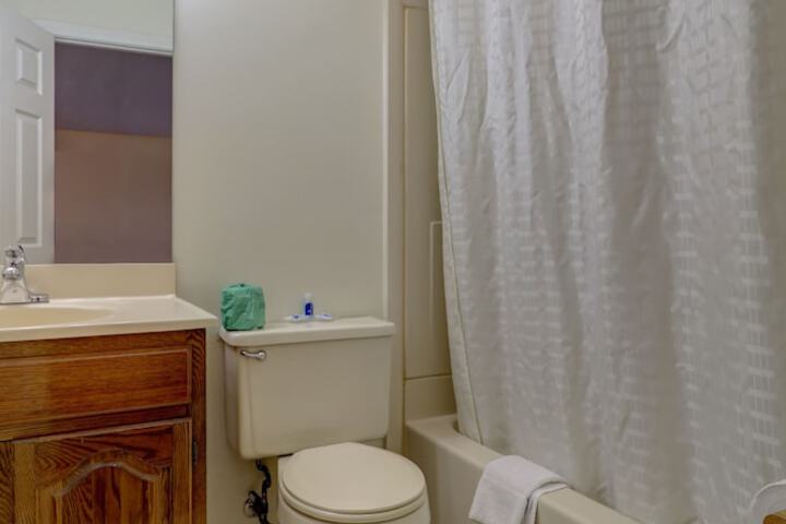 Standard Room, King or Two Doubles (7 of 7)