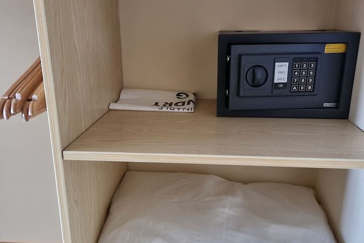 Room 34 of 74
