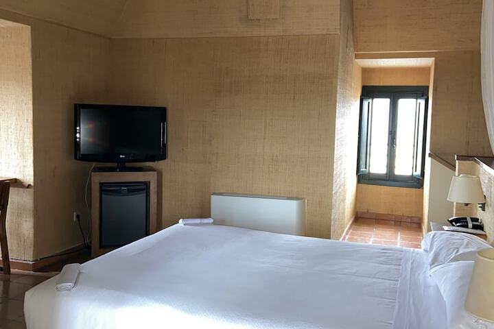 Room 27 of 89