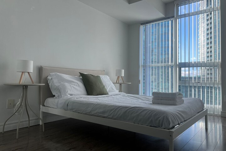 Room 40 of 198