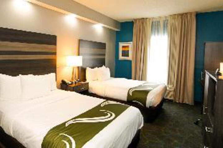 2 Double Beds (10 of 20)
