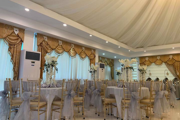 Ballroom/Hall 30 of 33