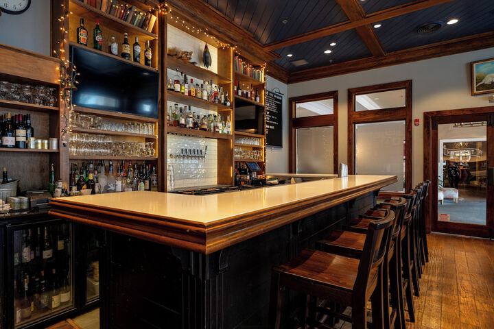 Lounge 153 of 169