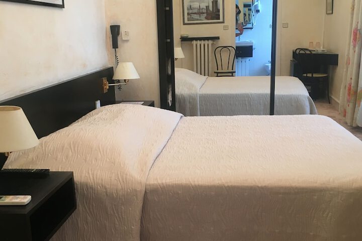 Room 11 of 62