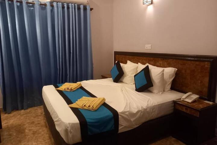 Room 2 of 12