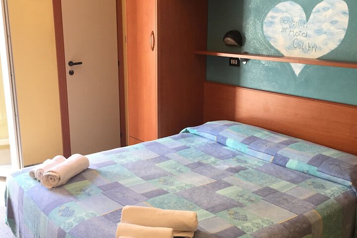 Room 8 of 19
