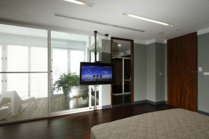 Room 27 of 45