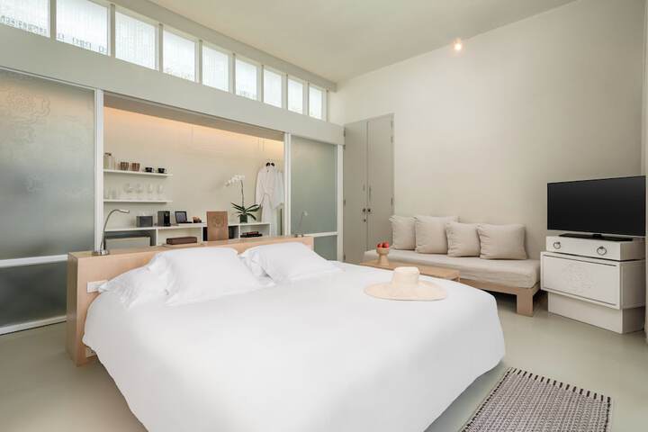 Room 34 of 172
