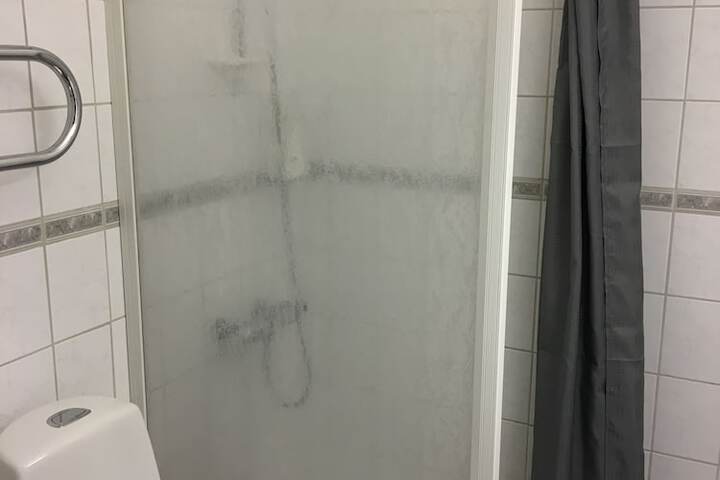 Room 17 of 27