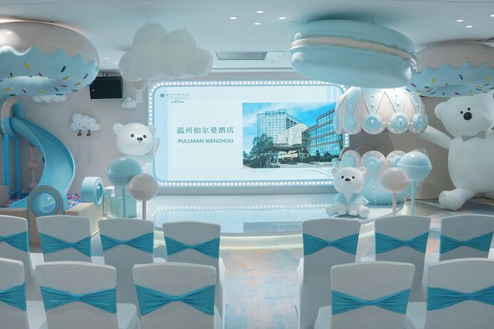 Ballroom/Hall 62 of 71