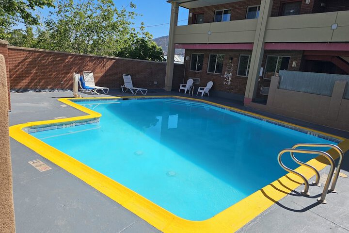 Pool 8 of 14
