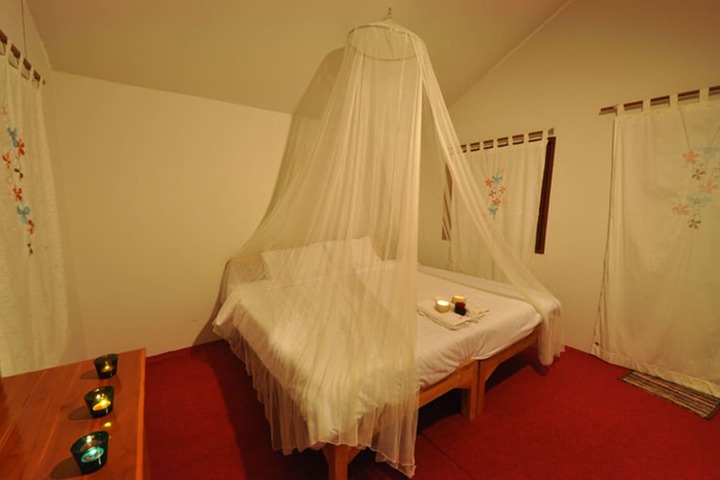 Room 8 of 27