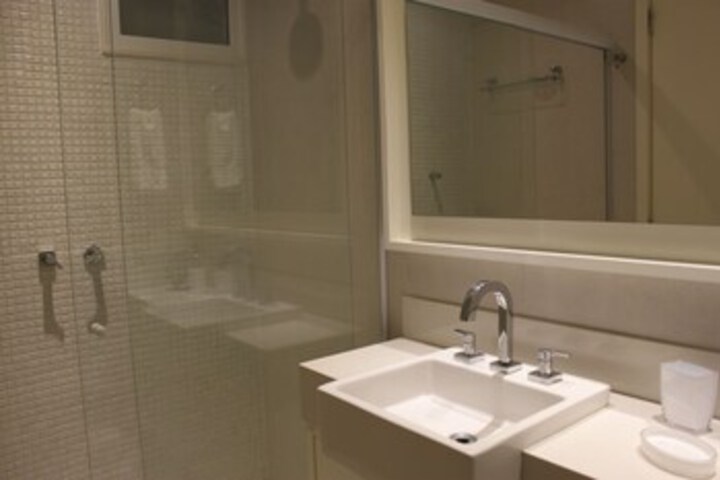 Room 4 of 41