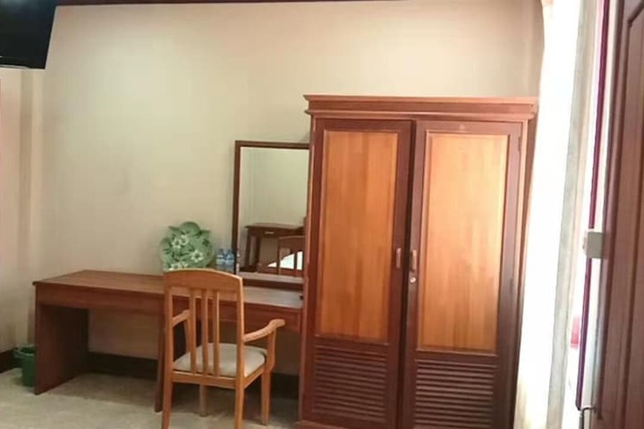 Room 6 of 61