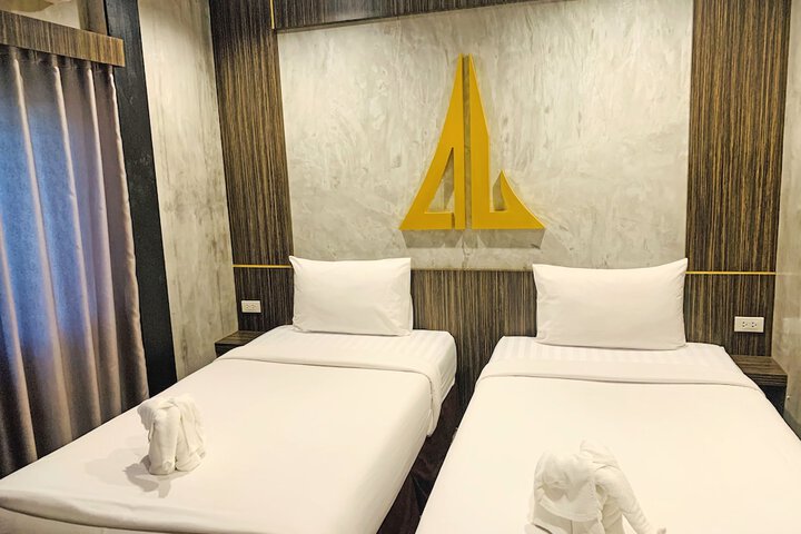 Room 25 of 156