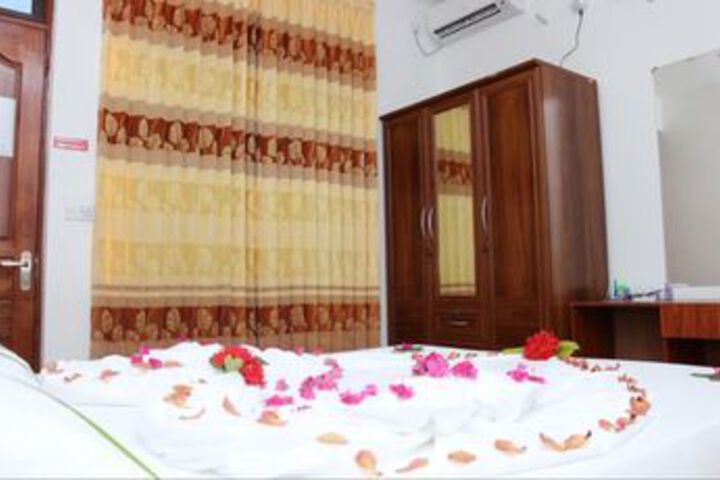 Room 12 of 21