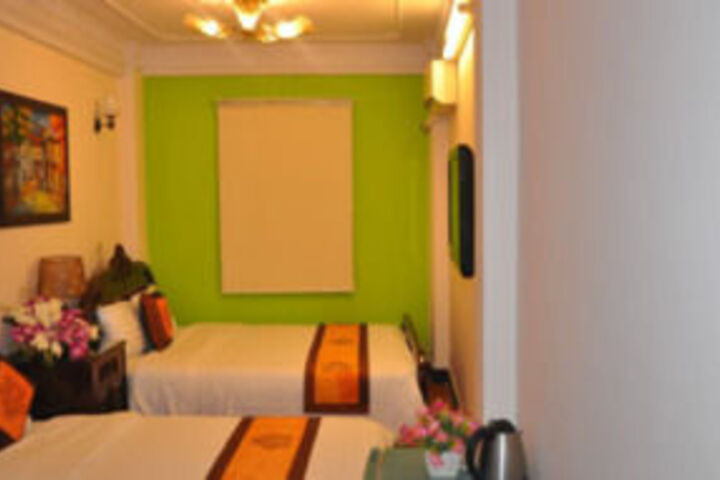 Room 33 of 46