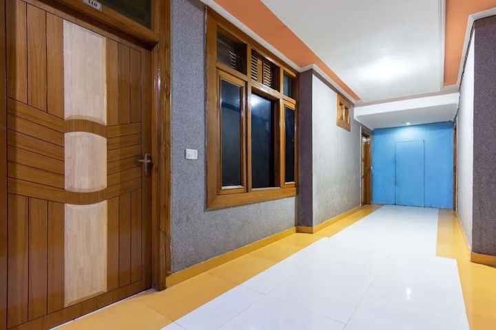 Room 15 of 16