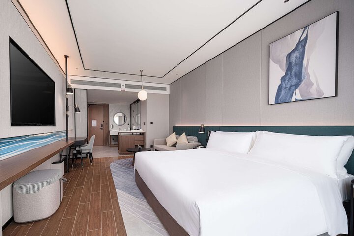 Room 14 of 66