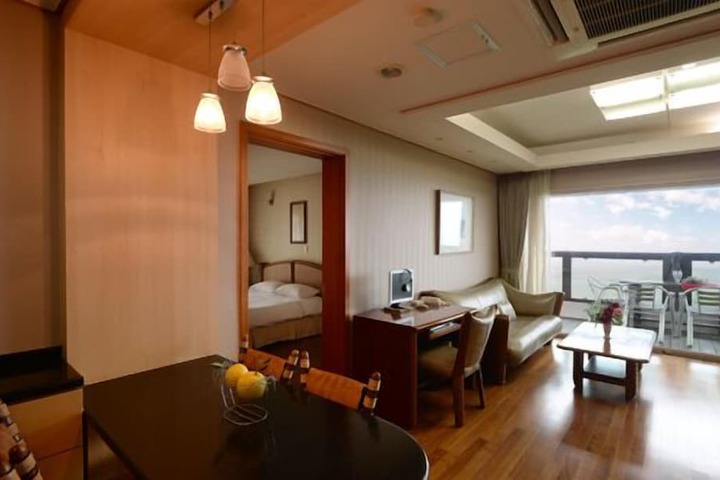Room 19 of 49