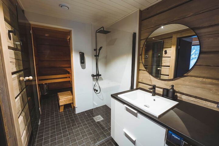 Room 16 of 35