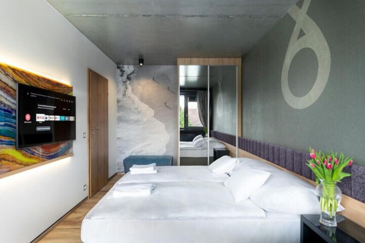 Room 14 of 135