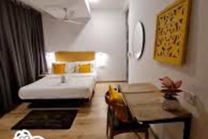 Room 53 of 60