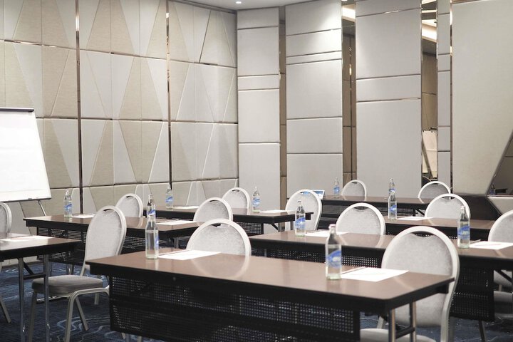 Business Center 82 of 93