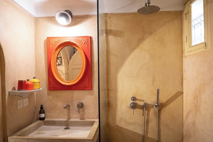 Room 52 of 89