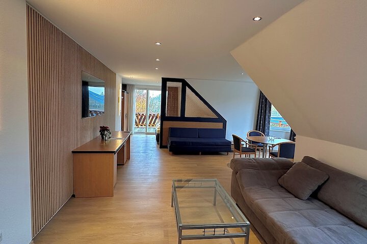 Room 7 of 19