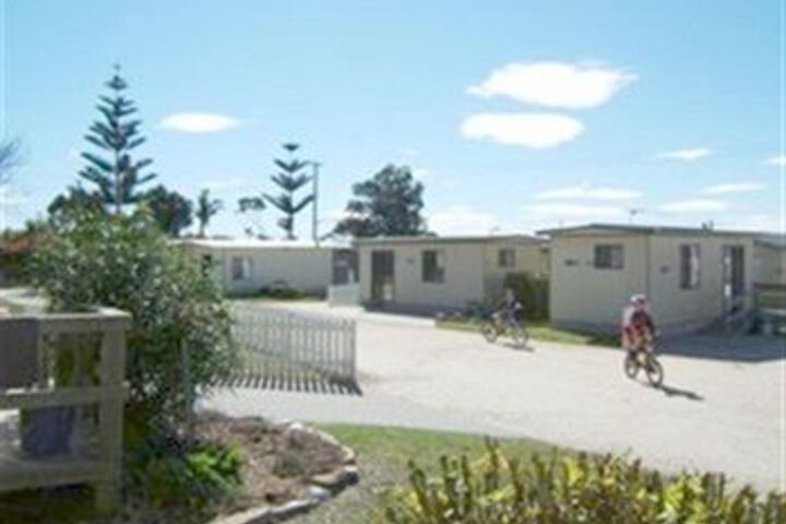 Exterior of Hillcrest Tourist Park