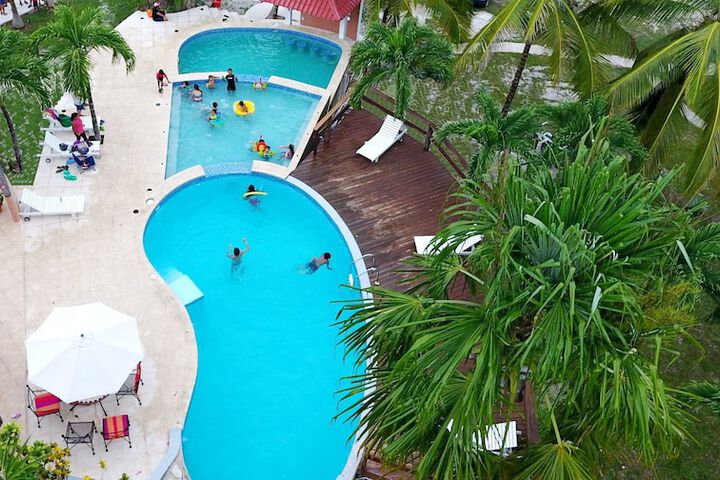 Pools & Facilities