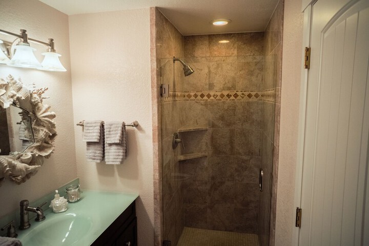 Room 13 of 29