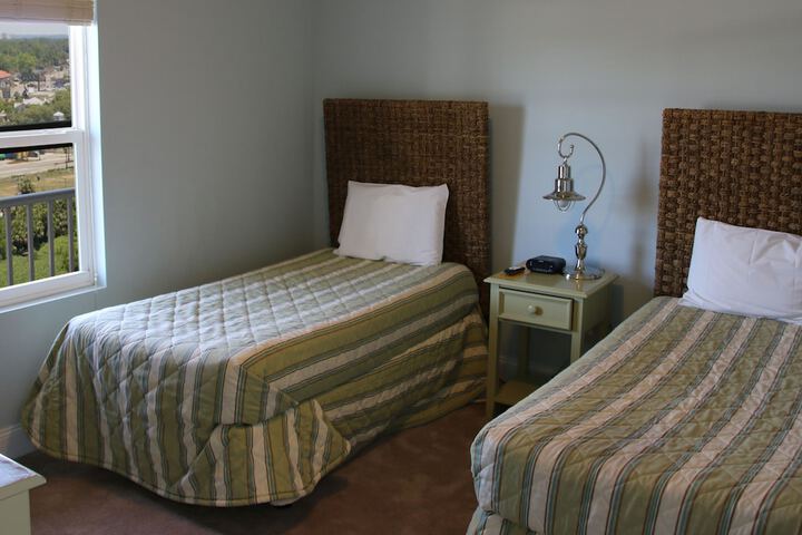 Room 6 of 35