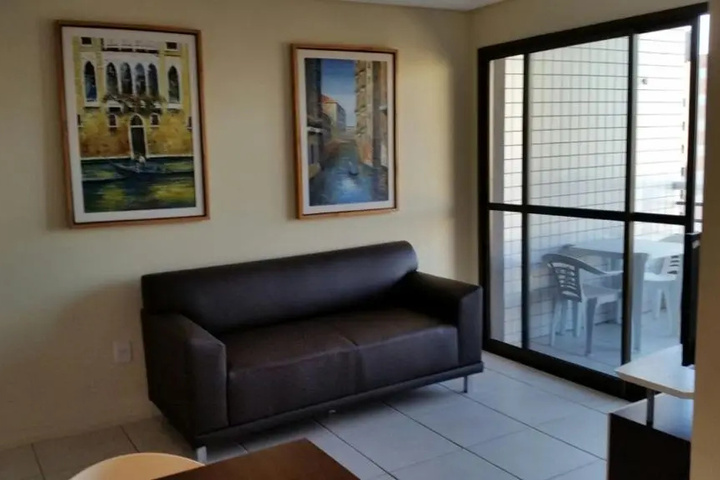 Room 6 of 17