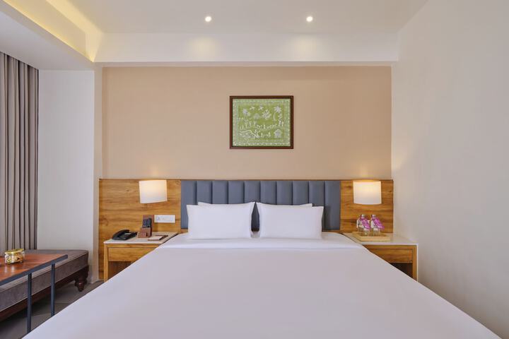 Room 5 of 25