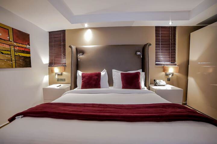 Room 21 of 82