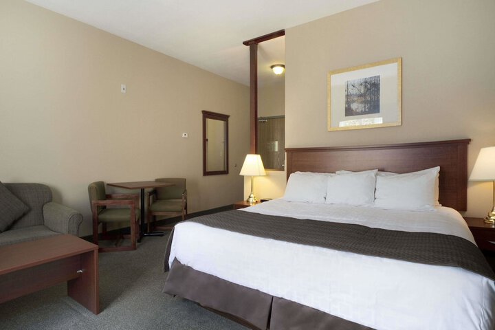 Room 10 of 27