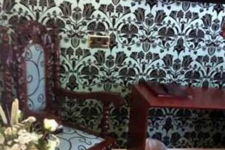 Room 27 of 35