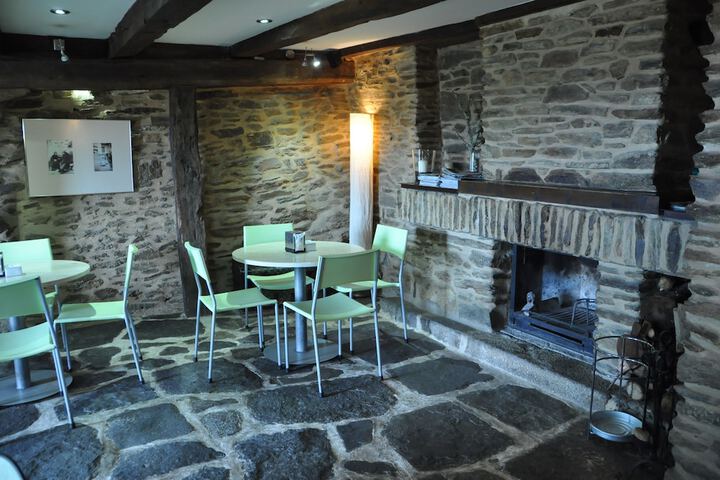 Lounge 50 of 60